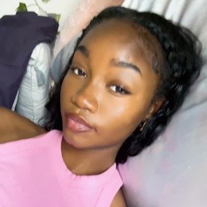 Meet your Posher, Courtney